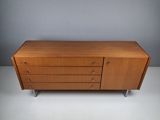 Credenza vintage disegnata da Pieter De Bruyne per V-Form, anni '60. – Merk onbekend, Credenze, Wood (photo 3 of 11)