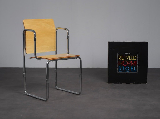 Sedia HOPMI di Gerrit Rietveld, Paesi Bassi, 2013, Edizione limitata 129/150 – eetkamerstoelen, Metal, Wood (photo 2 of 13)