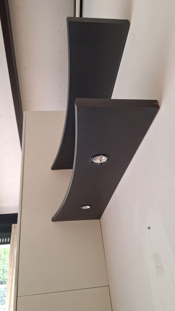 Image 1 of Banzbord hoge kast met zwevende boekenplanken en buroblad