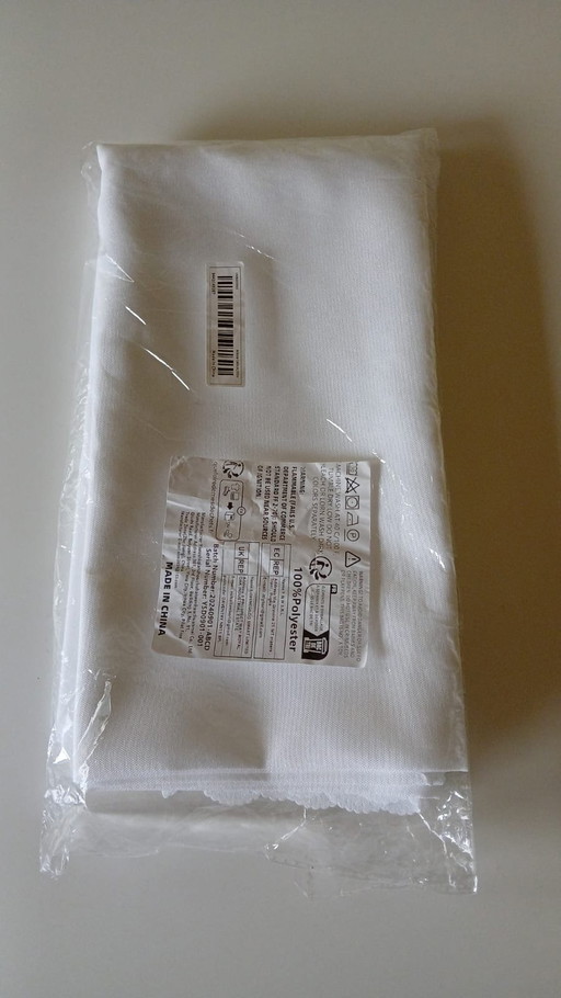 Nappe blanche ronde 140 nappes neuves dans l'emballage