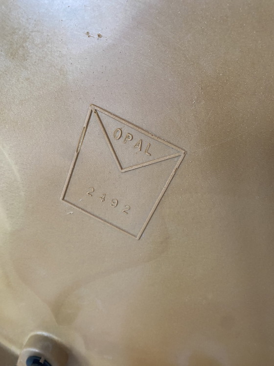 Image 1 of Opal, bijzettafel in futuristische stijl