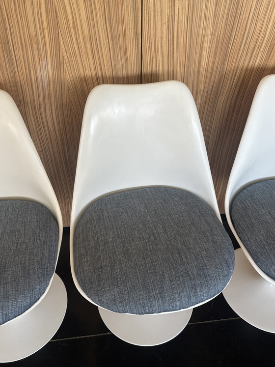 Image 1 of 4 x Tulip Chair Knoll international