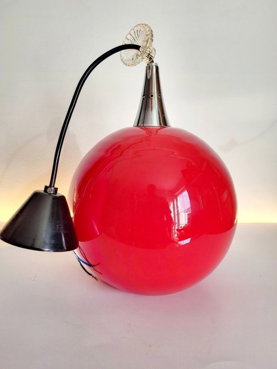 Image 1 of Lámpara colgante de cristal opalino rojo de la era espacial con acabado cromado, años 60