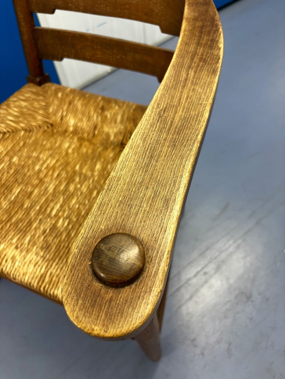 Image 1 of Antieke houten stoel met origineel strovlechtwerk.