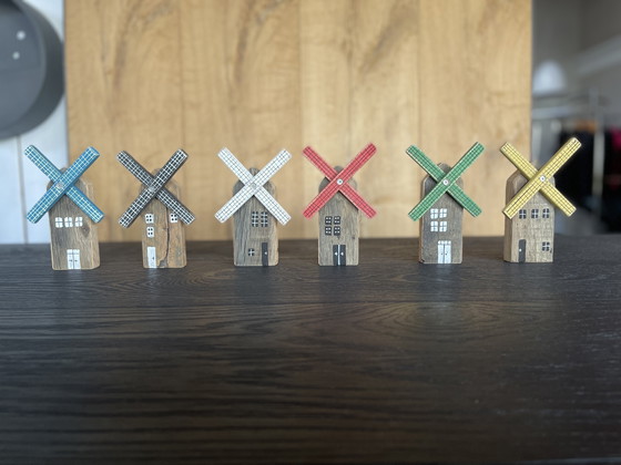 Image 1 of Casas en miniatura y molinos de viento