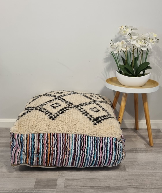 Image 1 of Tabouret marocain vintage, coussin de siège en berbère