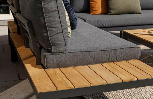 Conjunto La Vida Lounge