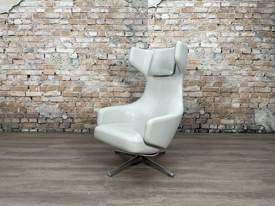 Image 1 of Vitra Grand Repos