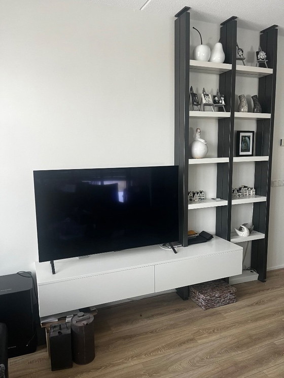 Image 1 of Mobile TV Interstar con pensile in grigio grafite e bianco alpino – design olandese