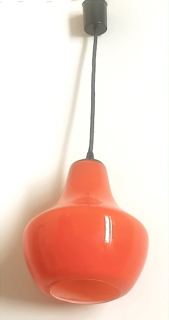 Image 1 of Lampada a sospensione in vetro opalino arancione di Peill & Putzler, anni '70, diametro 23,5 cm.