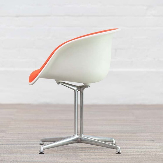 Image 1 of 1X Eames La Fonda