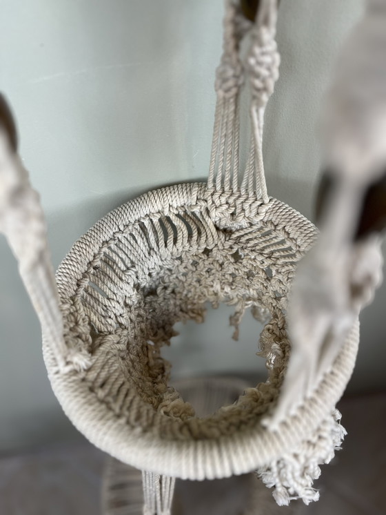 Image 1 of Suspension en macramé vintage