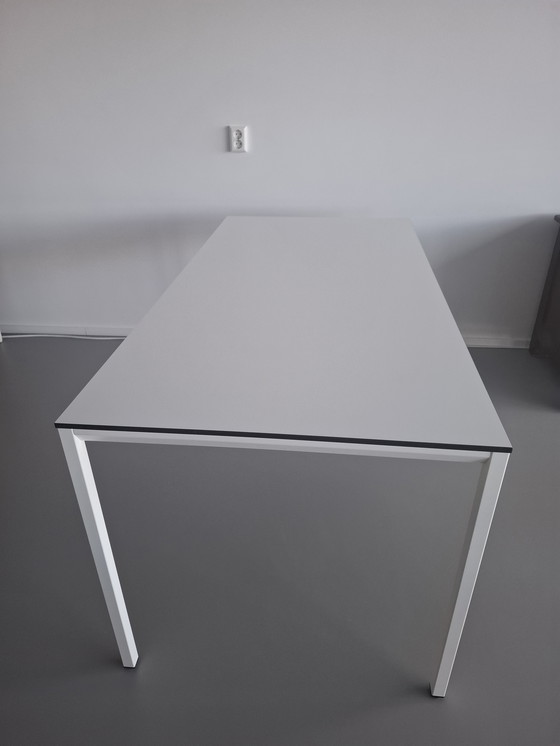 Image 1 of Tavolo Ahrend Facet, design di Friso Kramer