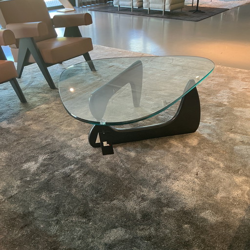 Vitra Noguchi coffee table