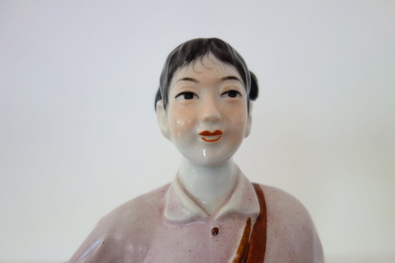 Image 1 of Chinesische Frauenstatue aus Biskuitporzellan – Kulturrevolution Nr. 16