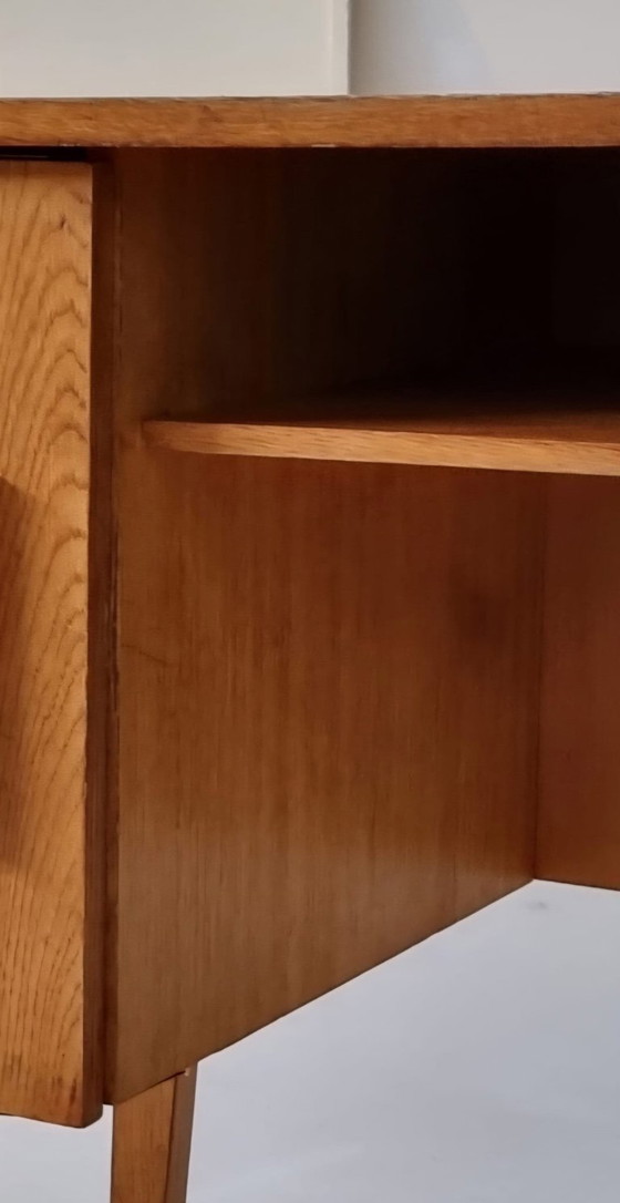 Image 1 of scrivania di metà secolo