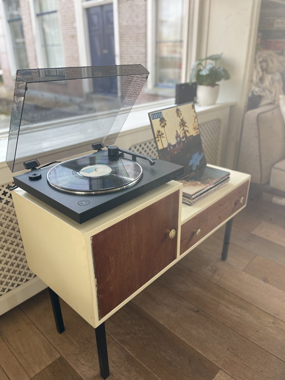 Image 1 of TV / Vinyl table Sweden