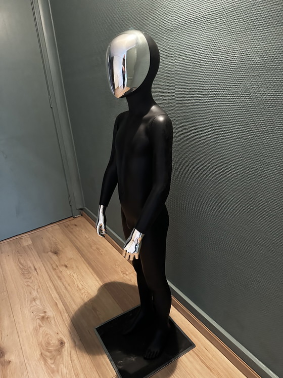 Image 1 of Futuristic image