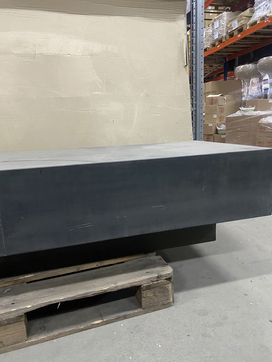 Image 1 of Mesa de centro totalmente revestida de zinc, soldada a mano