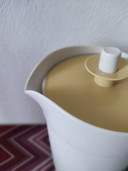 Tupperware pouring jug juice jug carafe with lid cream