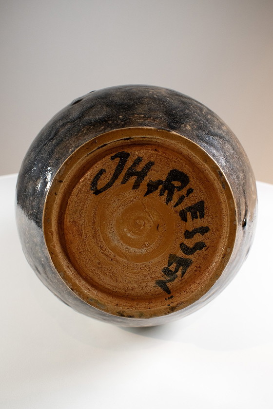 Image 1 of Large model vase