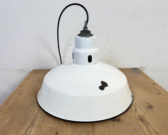 Image 1 of Industriële witte geëmailleerde fabriekshanglamp van Abolite, jaren 60