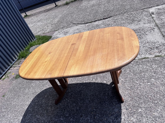 Image 1 of Vintage oak dining table extendable solid