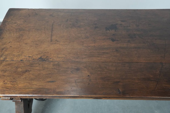 Image 1 of Antiker spanischer Esstisch aus dem 18. Jahrhundert mit schmiedeeisernem Gestell in ungewöhnlich großer Größe