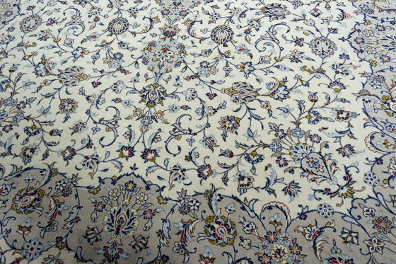 Image 1 of Handgeknoopt Perzisch tapijt Kashan kurk - 350 x 248 cm - Fijn & edel met bloemmotieven