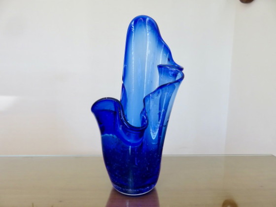 Grand vase "Mouchoir" en verre soufflé bleu cobalt, années 60 – Glass (photo 6 of 14)