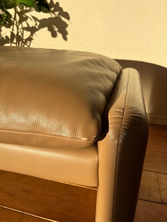 Image 1 of Cassina Maralunga - 2 lederen fauteuils en 1 voetenbank