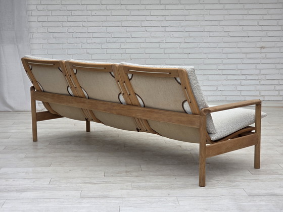 Image 1 of Sofá danés de tres plazas renovado, década de 1970, madera de roble macizo