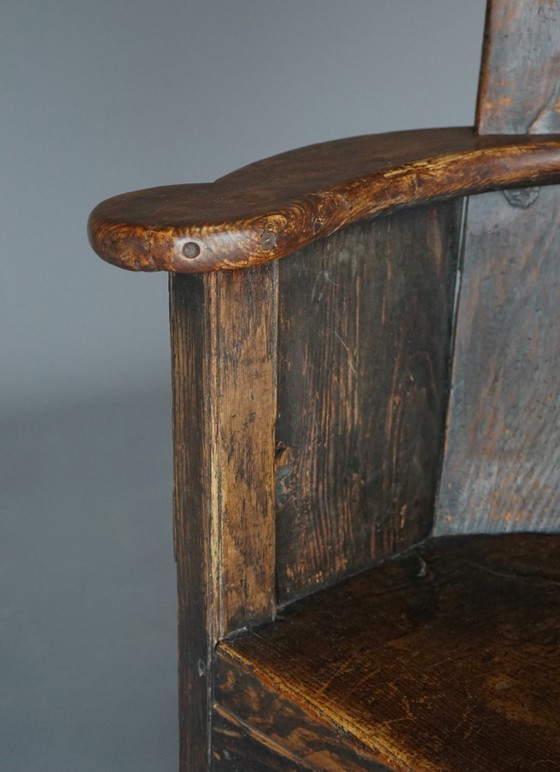 Image 1 of Chaise d'agneau ancienne en pin gallois, datant des années 1820