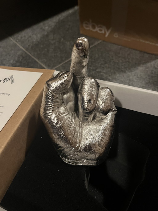 Immagine della mano dell'artista Ai Weiwei