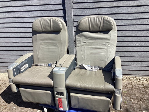 Sedili in pelle vintage di classe business dell'aereo A320