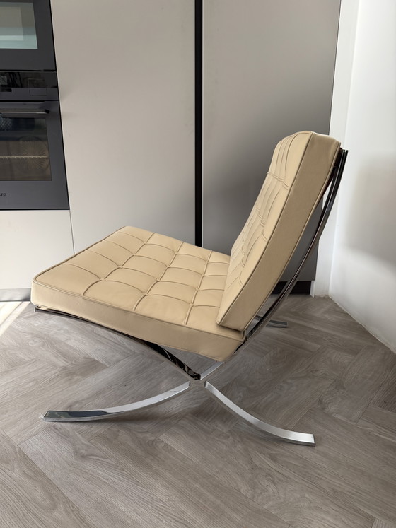 Knoll Barcelona Stoel – Stoelen / fauteuils, Leather, Metal (photo 11 of 15)