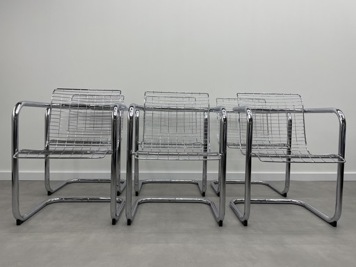 Set of 6 vintage wire steel chairs