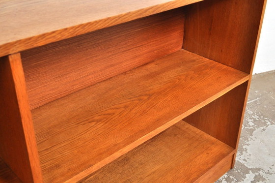 Image 1 of Vintage boekenkast / tv meubel in eiken