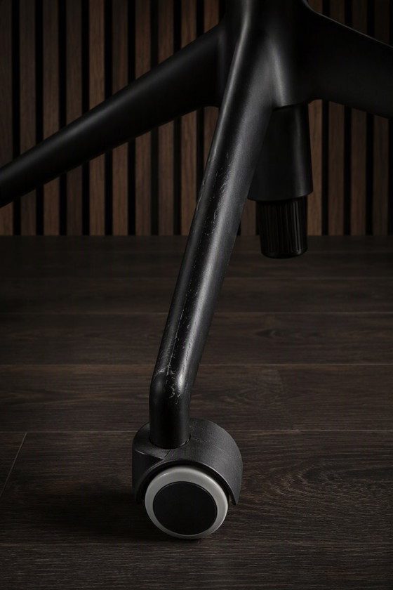 Vitra Meda Chair – Design Bürostuhl – Drehstühle, Plastic (photo 4 of 5)