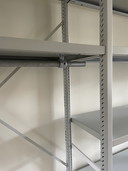 Scaffale vintage in acciaio con ripiani