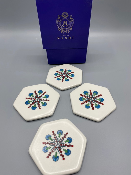 Maison Manoï – Ensemble de 4 sous-verres de jardin en porcelaine – Bát Tràng – decoratieve objecten