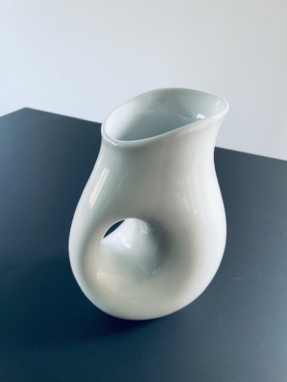 Image 1 of Caraffa dal design moderno in ceramica bianca