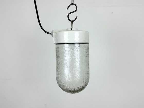 Image 1 of Vintage witte porseleinen hanglamp met matglas, jaren 70