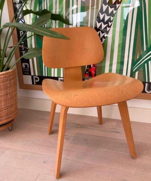 Vitra- DCW
