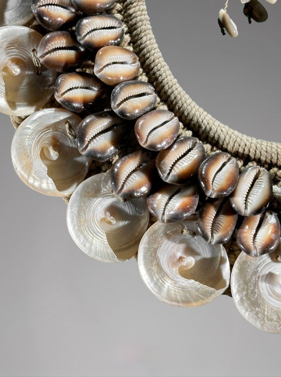 Image 1 of Decoratief etnisch ornament gemaakt van schelpen – Oceanië – 40 cm