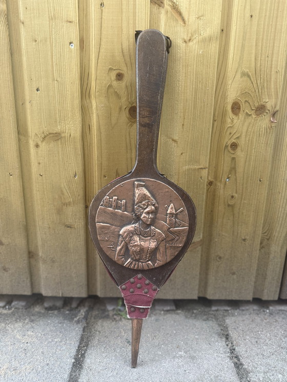 Image 1 of Soffiatore per camino antico con decorazione in rame