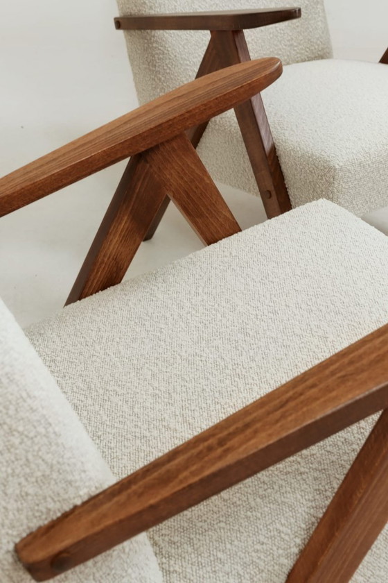 Image 1 of Pair of longue chairs off white bouclé modern design 