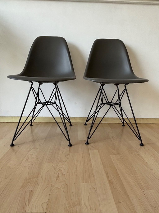 2x Eames Plastic Chair DSR