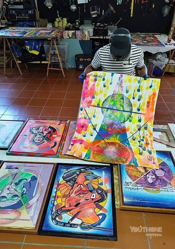 Image 1 of YOUTHONE - Conveniente - Tela d'artista