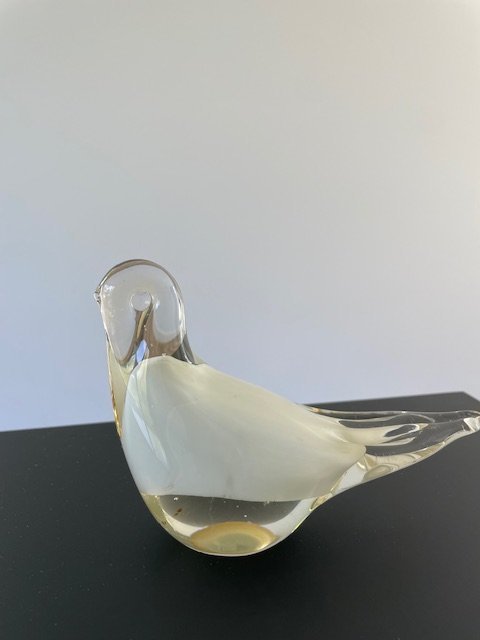 Image 1 of Pájaro con diseño de vidrio: elegante y escultural en vidrio transparente